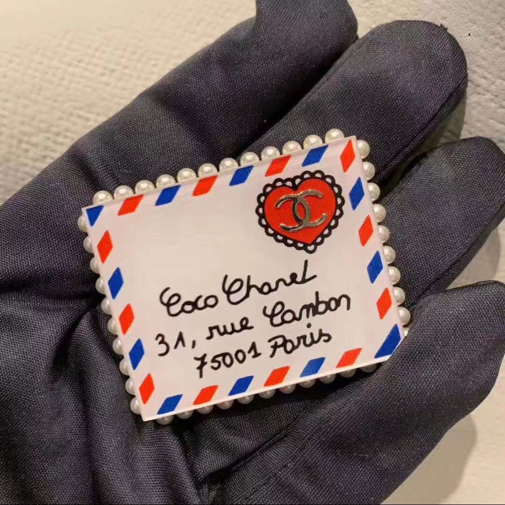 Chanel🔥SOLD🔥Brooch Hat Pin Letter Envelope Pearl - Picture 10 of 11